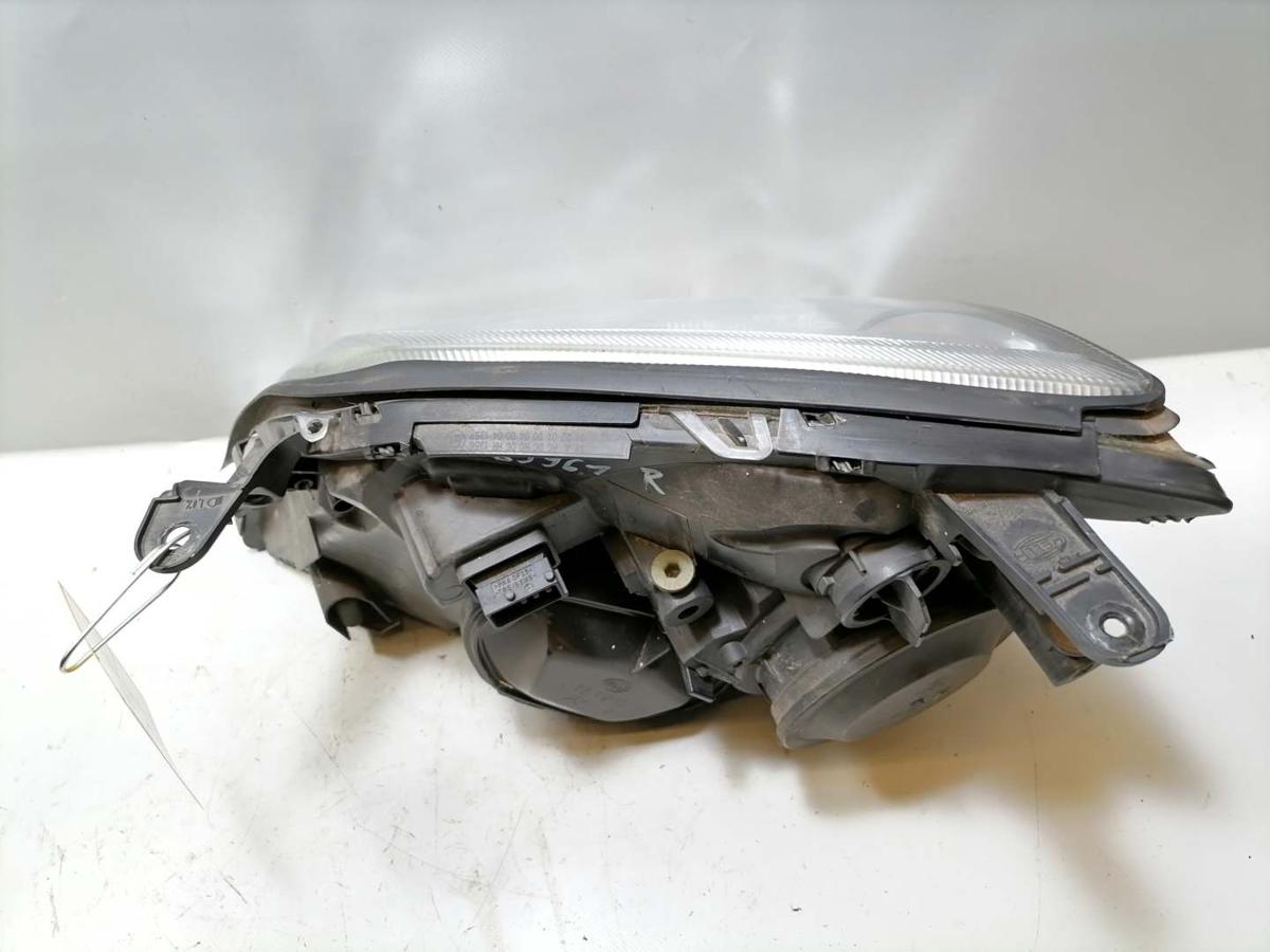 Opel Vectra C Bj.2004 original Scheinwerfer vorn rechts Halogen